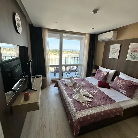 Sea View Private Paradiso B 509 아파트 네세부르